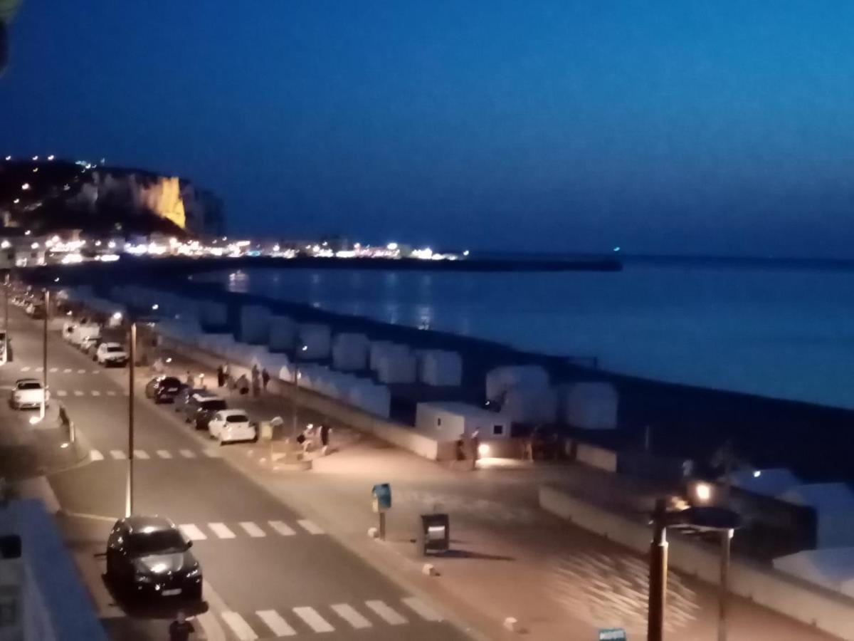 Appartement Avec Balcon Au 1Er Etage Vue Laterale Mer A 50 Metres De La Plage A Mers Les Bains. Exterior foto